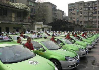 冬夜暖流 成都蓉城出租汽车公司叶永昌师傅的善举温暖人心